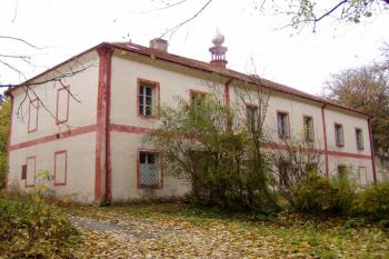 Severní průčelí zámku (© Lukáš Pechánek, 10/2010)