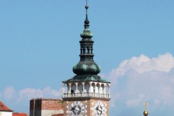 věž farního kostela sv. Václava ( © Jan P. Štěpánek 07/2008)