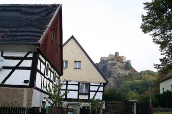 Hrad z návsi starého Střekova, (© Ivan Grisa, 10/2008)