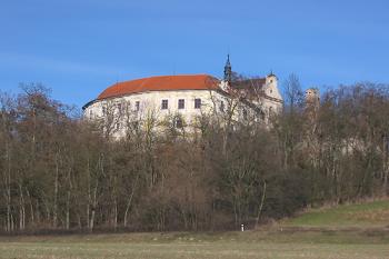 Zámek a hrad Střela ( © Jiří Čížek 03/2005)