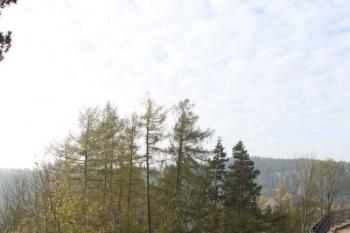 Opravená vnější hradební linie, prostor před ní upraven jako zahrada a odpočinkové místo s krásnými výhledy (foto J. Večeřová) (© Jan Večeřa, 11/2014)