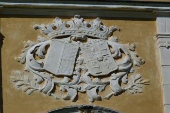 Dlažkovice zámek (© František Kinař, 04/2012)
