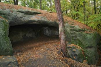 Skalní světnička – převis ( © Filip Matoušek 10/2004)