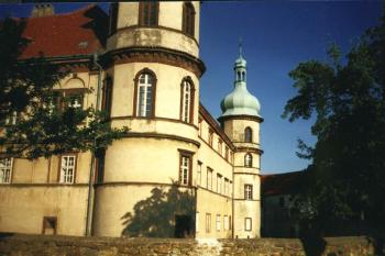 Zámek v Kostelci nad Černými Lesy ( © Pavel Vítek 06/2006)