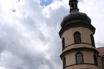 Jihovýchodní věž od východu ( © Ivan Grisa 06/2009)