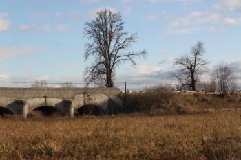 Pravobřežní inundační část: návodní strana ( © Ivan Grisa 12/2009)