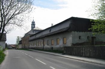 pohled od sz. (© D Dohňanský, 05/2015)