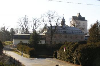 starý a nový zámek od kostela ( © Jan P. Štěpánek 02/2008)
