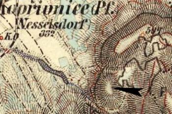 vyznačení hradního kopce na mapě 3. vojenského mapování ( © Laboratoř geoinformatiky a Ministerstvo životního prostředí ČR)