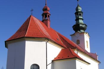 kostel ze strany hřbitova ( © Jan P. Štěpánek 02/2008)