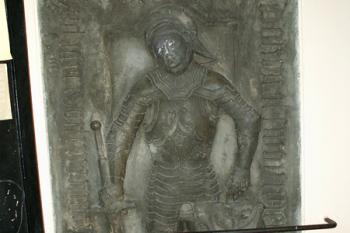 Náhrobní deska Bedřicha z Krumsína a Špiček z roku 1504 ( © Miroslav BITTER 01/2008)
