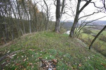 Horní část jádra, vpravo v pozadí lze tušit městečko Kácov ( © Filip Matoušek 11/2007)