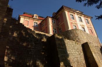 zámek od západu ( © Milan Caha 08/2008)