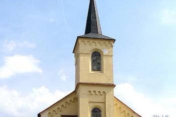 Hlavní průčelí kostela ( © Luděk Pitter 04/2005)