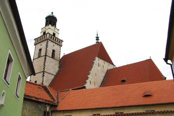 kostel sv. Jakuba z Věžní ulice ( © Jan P. Štěpánek 07/2004)