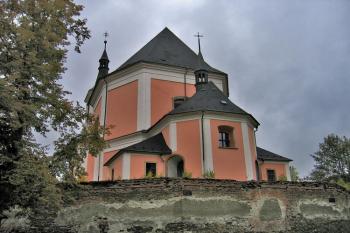 Kostel sv. Anny a sv. Jakuba Většího ve Staré Vodě u Města Libavá ( © Pavel Vítek 10/2008)