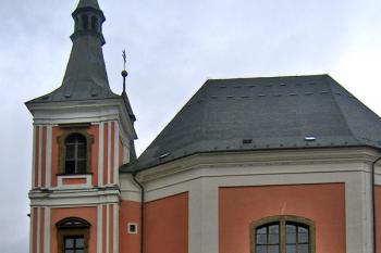 Kostel sv. Anny a sv. Jakuba Většího ve Staré Vodě u Města Libavá ( © Pavel Vítek 10/2008)