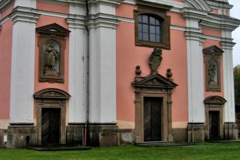 Kostel sv. Anny a sv. Jakuba Většího ve Staré Vodě u Města Libavá ( © Pavel Vítek 10/2008)