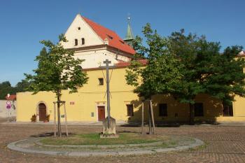 kostel z Loretánského náměstí ( © Milan Caha 09/2008)