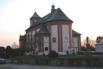 pohled na kostel odzadu (© de ardoise 04/2005)