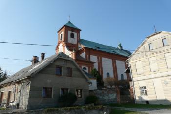 Pohled od cesty (© Jaroslav Šefčík, 04/2009)