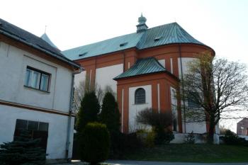 Chrámová loď s kaplí (© Jaroslav Šefčík, 04/2009)