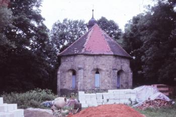 Kostel od východu ( © Ivan Grisa 05/1987)