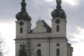 pohled na kostel zepředu (© de ardoise 04/2005)