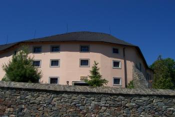 Krakovec - zámek (© Ivo Rozehnal, 06/2012)