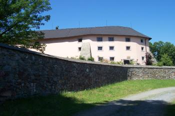 Krakovec - zámek (© Ivo Rozehnal, 06/2012)