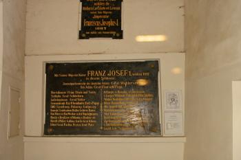 pamětní deska upomíná na návštěvu císaře Františka Josefa I. (© Dušan D.12/2013)