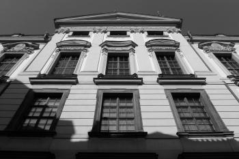 průčelí do Husovy ulice, detail (© Václav Kapr, 05/2011)