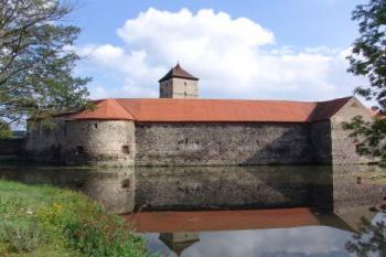 Z boční strany (© Dušan Lipár, 11/2006)