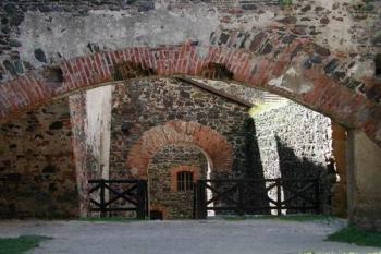 Švihov - mezi opevněními (© Jana Herianová 07/2003)