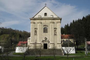 průčelí kostela (© de ardoise 05/2005)