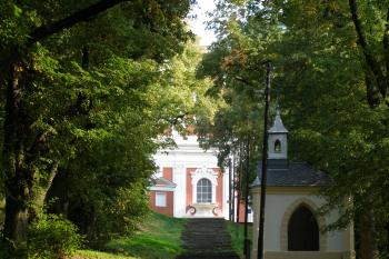 Schodiště ke kostelu (© Petr  Koutník, 09/2011)