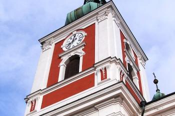 Detail jedné z věží kostela (© Jan P. Štěpánek, 11/2006)