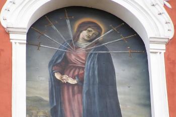detail fresky na průčelní fasádě (© Jan P. Štěpánek, 11/2006)