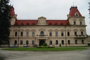 vzhled zámku se nemění, fajň (© D Dohňanský, 07/2014)