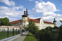 klášter premonstrátů s kostelem Nanebevzetí P. Marie