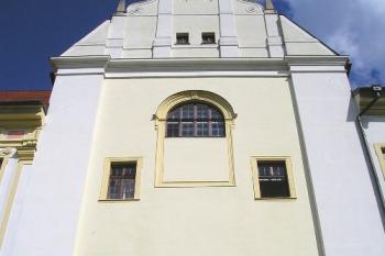 západní průčelí klášterního kostela (© de ardoise 06/2005)