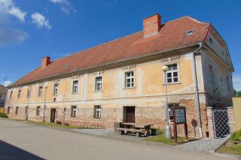 Jz. průčelí od jihu (© Dušan Dohňanský  05/2021)