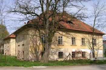 Východní křídlo ( © Luděk Pitter 04/2005)