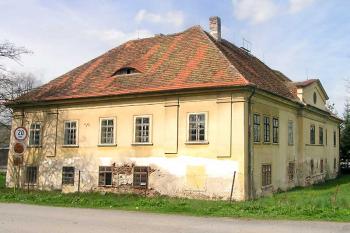 Východní křídlo ( © Luděk Pitter 04/2005)