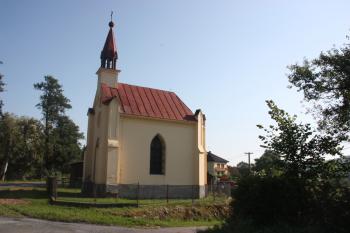 Kaple u zámku od jihu ( © Ivan Grisa 08/2011)