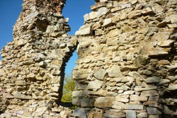 Jižní palác, nádvorní zeď z interiéru, detail stop po výdřevě místnosti (© Jan Večeřa, 10/2015)
