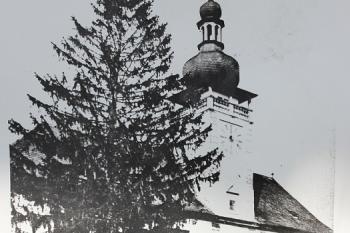 Zámek před požárem věže v r. 1907 (© Luděk Vláčil 09/2017)