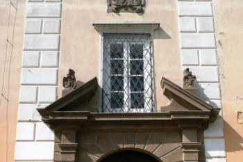 bosovaný vstupní portál zámku ( © Jan P. Štěpánek 06/2008)