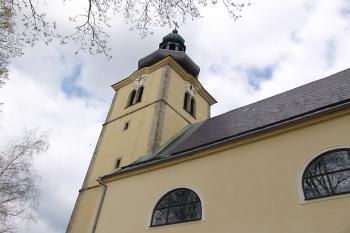 Kostelní věž ( © Roman Řezáč 05/2005)