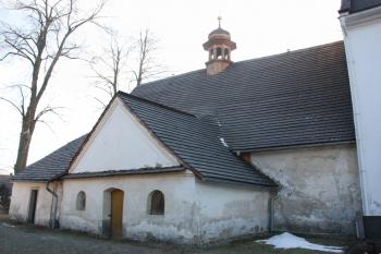 Stará část kostela od severu ( © Ivan Grisa 12/2009)